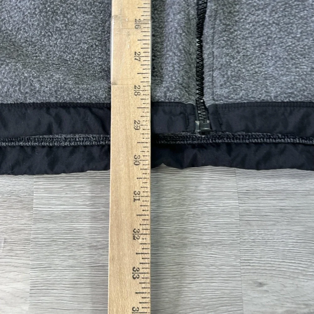 The North Face Vest Mens XL Gray Black Fleece Full Zip‎ Polartec Hiking Outdoor